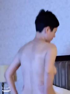 有完整新疆淫妻骑单男3p